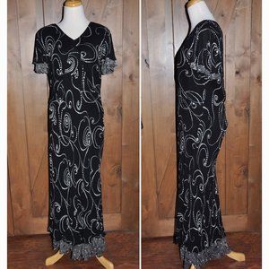 Vintage Bedford Fair Lifestyles Black & White Short Sleeve V-Neck Maxi Dress